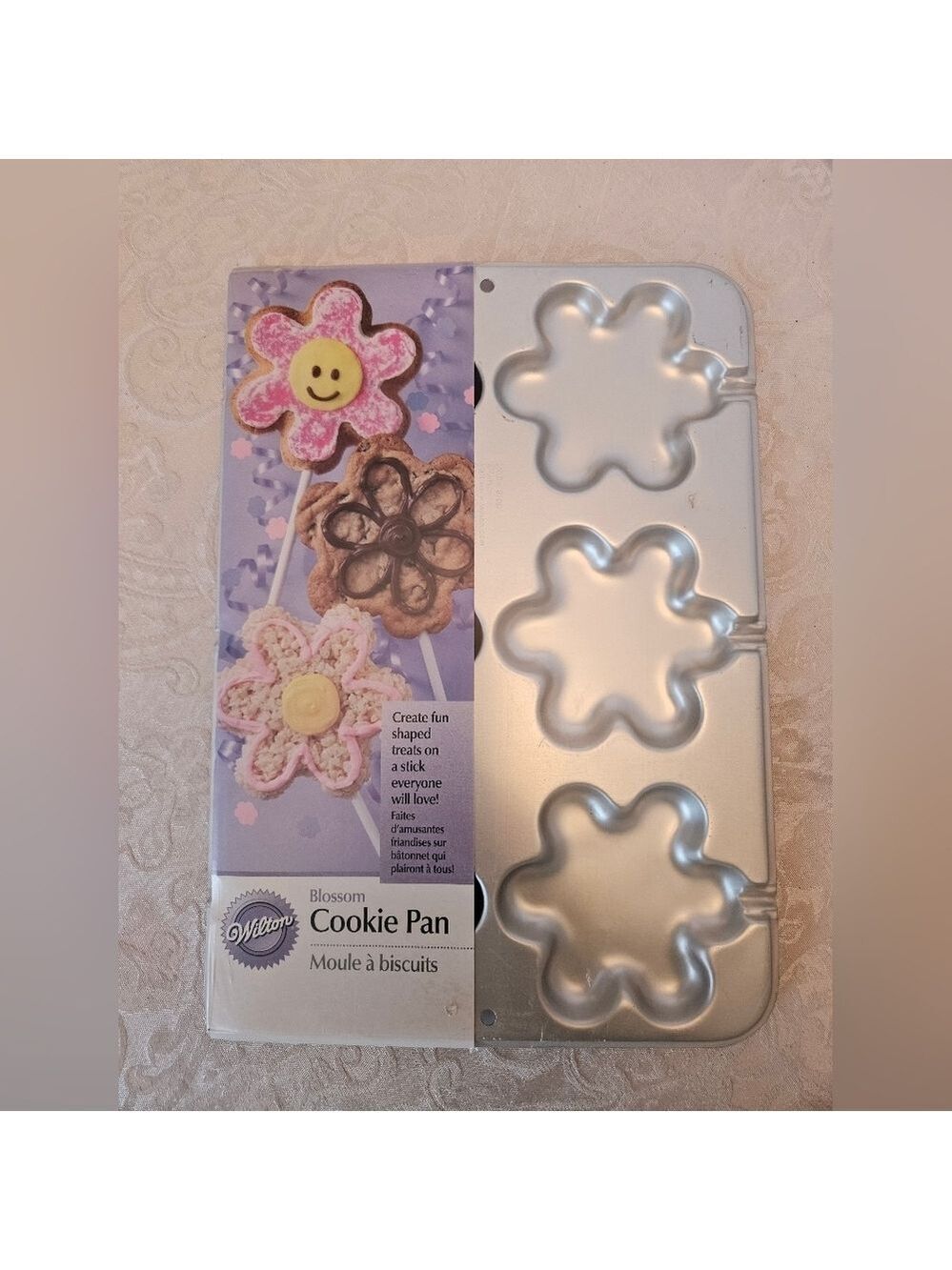 Wilton Cookie Treat Pan Blossom Flower Floral Vintage Baking Mold 2105-8109 NWT
